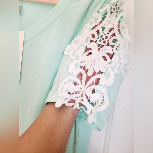 New pastel blue Size L T shirt with lace on sleeves - Picture 3 of 7